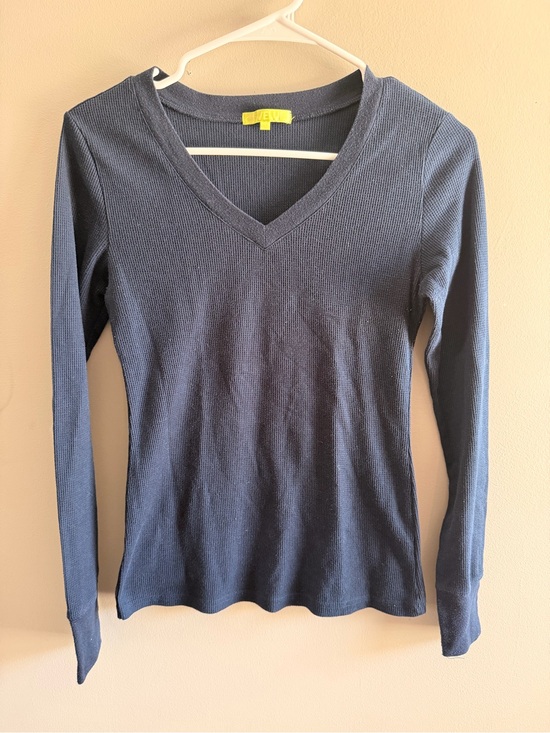 Tops - V-Neck Ribbed Long-Sleeve Top - Navy Blue